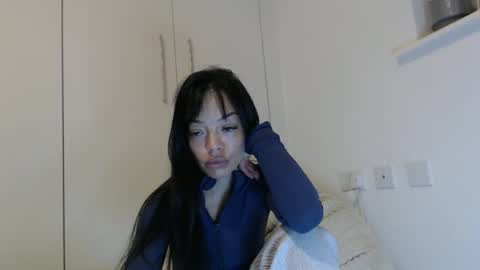 esmay 19 online show from November 8, 1:39 am