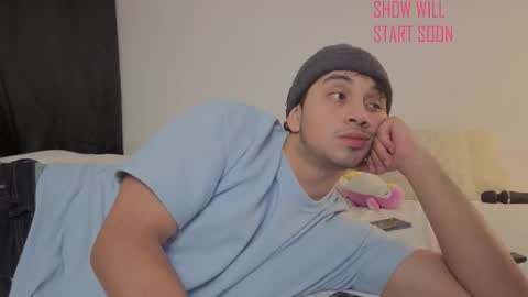 Snapshot of 0ne_of_0ne chatting on February 16, 11:34 pm Steven e online show from February 16, 11:34 pm