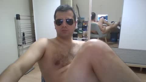 Snapshot of 0trkshmnhot0 chatting on December 17, 4:11 pm trkshmn online show from December 17, 4:11 pm