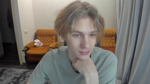 Snapshot of 0verlandd chatting on December 14, 1:38 pm Adam online show from December 14, 1:38 pm