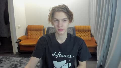 Snapshot of 0verlandd chatting on December 25, 11:43 am Adam online show from December 25, 11:43 am