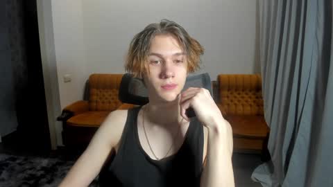 Snapshot of 0verlandd chatting on January 4, 10:38 am Adam online show from January 4, 10:38 am