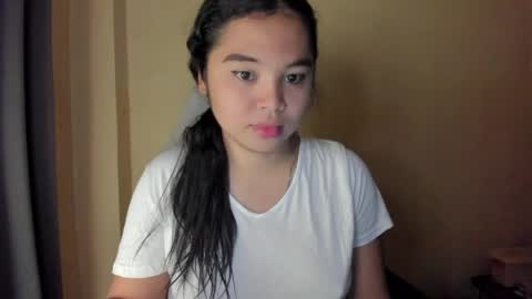 0wwlo0k online show from April 7, 9:43 am