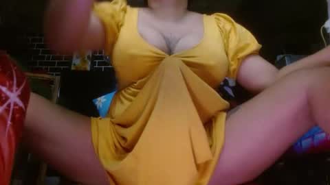 Snapshot of 11inchmonstercock4u chatting on October 9, 5:38 am i am trixie im Your Selfsucking Mistress online show from October 9, 5:38 am