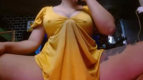 Snapshot of 11inchmonstercock4u chatting on October 13, 3:17 am i am trixie im Your Selfsucking Mistress online show from October 13, 3:17 am