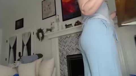 Aurora Willows online show from October 14, 11:11 am