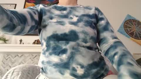 Aurora Willows online show from February 2, 7:45 pm