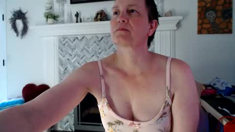 Snapshot of 11willowandjohn11 chatting on May 27, 12:18 am Aurora Willows online show from May 27, 12:18 am