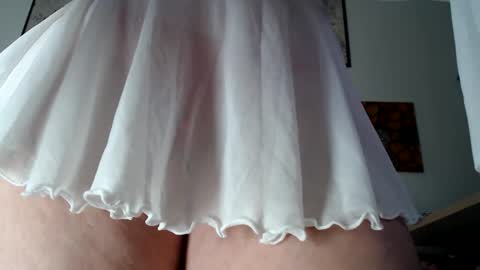 Snapshot of 11willowandjohn11 chatting on May 27, 1:57 am Aurora Willows online show from May 27, 1:57 am