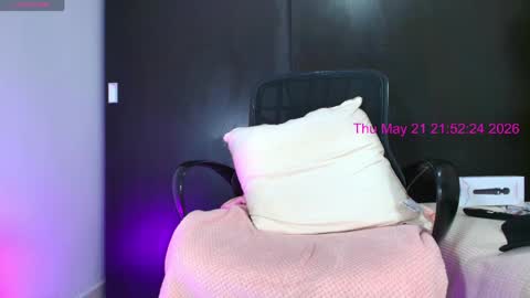 kim 04suarez online show from May 22, 2:51 am