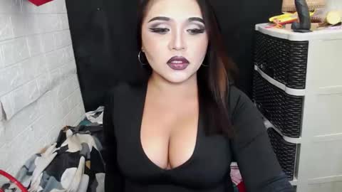 sexy kia online show from February 4, 7:09 pm