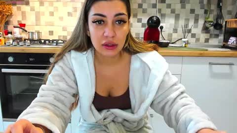 18belleskinny online show from October 4, 8:23 am