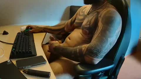 Snapshot of 19andre90 chatting on September 14, 11:42 am 19andre90 online show from September 14, 11:42 am