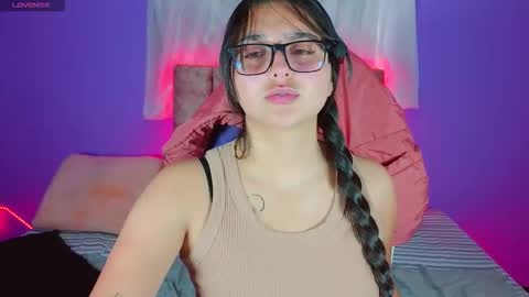 1_scarllet_ online show from March 21, 2:42 pm