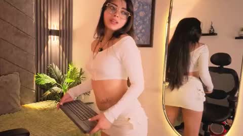 anya online show from November 28, 7:55 am