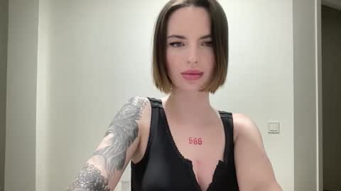 DOVE online show from October 31, 9:05 pm