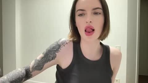 DOVE online show from November 20, 7:46 pm