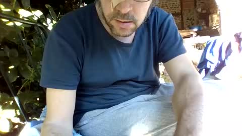 Snapshot of 1guido chatting on April 5, 3:53 pm Guido online show from April 5, 3:53 pm