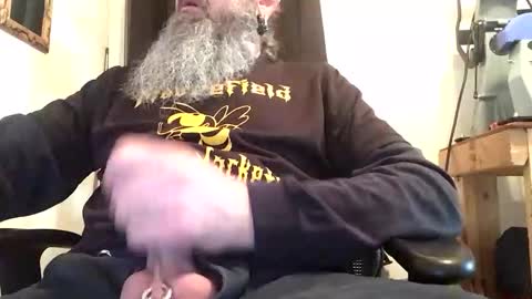 Snapshot of 1harddad2swallow chatting on February 3, 4:32 am 1harddad2swallow online show from February 3, 4:32 am