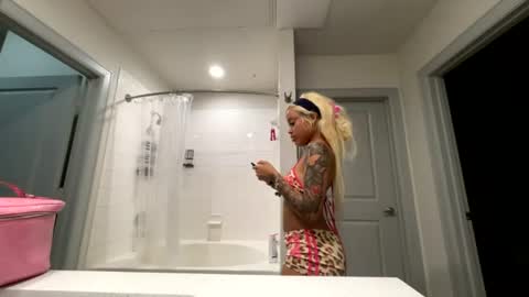 Snapshot of 1lexibae chatting on July 17, 6:53 am 1lexibae online show from July 17, 6:53 am