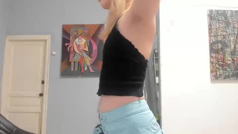 1lovepizza online show from November 11, 7:36 pm