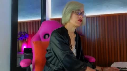 Miss Monserrate online show from March 25, 1:50 pm