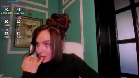 Moona  online show from January 19, 2:21 pm