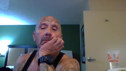 Snapshot of 1nastya8 chatting on October 9, 8:01 am TheShyOne18 online show from October 9, 8:01 am