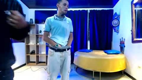 Snapshot of 1pushman chatting on June 13, 11:08 am pushman online show from June 13, 11:08 am