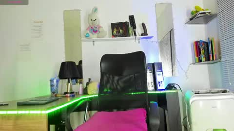 1sweetvaleria1 online show from May 19, 1:56 am