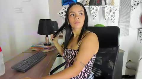 1sweetvaleria1 online show from July 8, 12:59 am