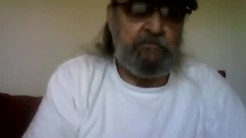 Snapshot of 1valentine chatting on April 24, 11:07 pm 1valentine online show from April 24, 11:07 pm