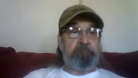 Snapshot of 1valentine chatting on April 27, 3:43 pm 1valentine online show from April 27, 3:43 pm
