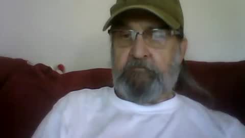 Snapshot of 1valentine chatting on May 1, 2:32 pm 1valentine online show from May 1, 2:32 pm