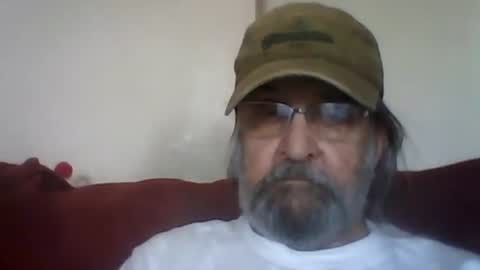 Snapshot of 1valentine chatting on May 4, 6:48 pm 1valentine online show from May 4, 6:48 pm