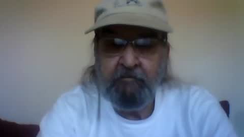Snapshot of 1valentine chatting on May 9, 3:17 pm 1valentine online show from May 9, 3:17 pm