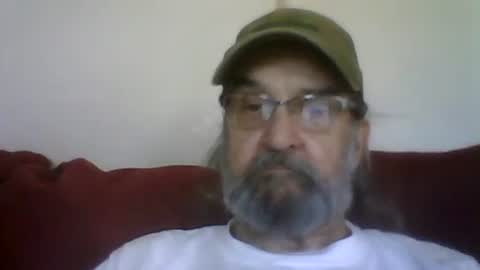 Snapshot of 1valentine chatting on May 18, 3:07 pm 1valentine online show from May 18, 3:07 pm
