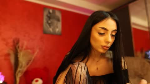 Snapshot of 1vyanne chatting on February 24, 8:01 am 1vyanne online show from February 24, 8:01 am