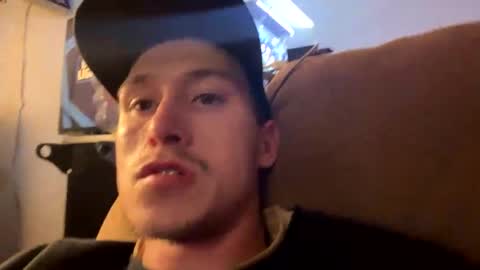 Snapshot of 21yearsy0ung9icheshung chatting on January 1, 1:04 am AlecurClit online show from January 1, 1:04 am