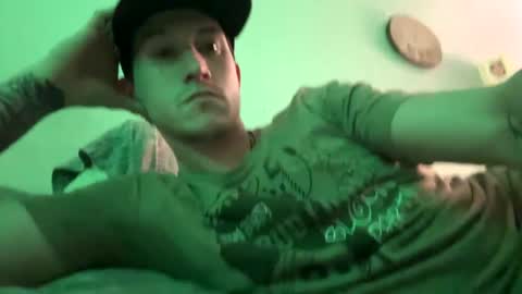 Snapshot of 21yearsy0ung9icheshung chatting on January 22, 6:42 am AlecurClit online show from January 22, 6:42 am