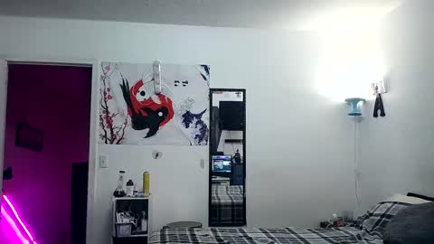 Snapshot of 21yearsy0ung9icheshung chatting on January 23, 6:45 pm AlecurClit online show from January 23, 6:45 pm