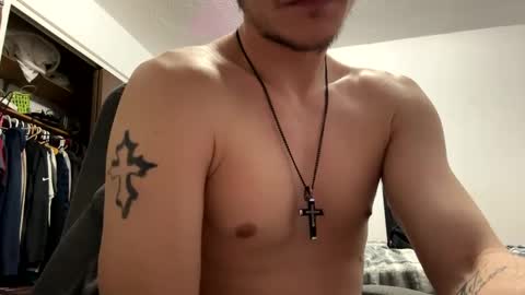 Snapshot of 21yearsy0ung9icheshung chatting on February 10, 2:08 am AlecurClit online show from February 10, 2:08 am