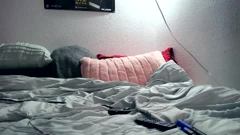 Snapshot of 21yearsy0ung9icheshung chatting on February 15, 3:20 am AlecurClit online show from February 15, 3:20 am