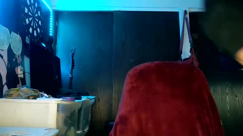 Snapshot of 21yearsy0ung9icheshung chatting on March 4, 12:18 am AlecurClit online show from March 4, 12:18 am