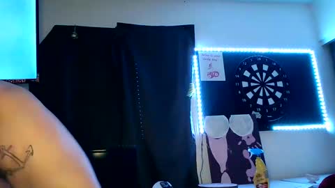 Snapshot of 21yearsy0ung9icheshung chatting on March 6, 3:24 am AlecurClit online show from March 6, 3:24 am