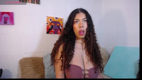 Snapshot of 22emma_ chatting on April 3, 1:36 am EMMA online show from April 3, 1:36 am