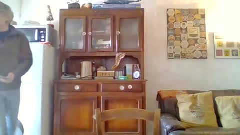 22esserre online show from February 26, 1:10 pm