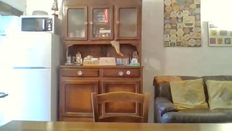 Snapshot of 22esserre chatting on June 10, 11:20 am 22esserre online show from June 10, 11:20 am