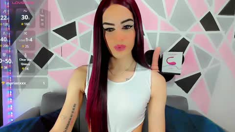 IVANA SICONYKS online show from February 14, 9:32 pm