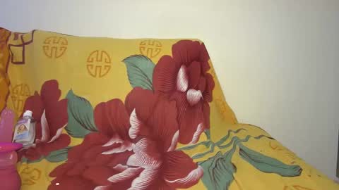 Snapshot of 24sweetlovey5643857 chatting on February 10, 9:58 am Sweetlove online show from February 10, 9:58 am